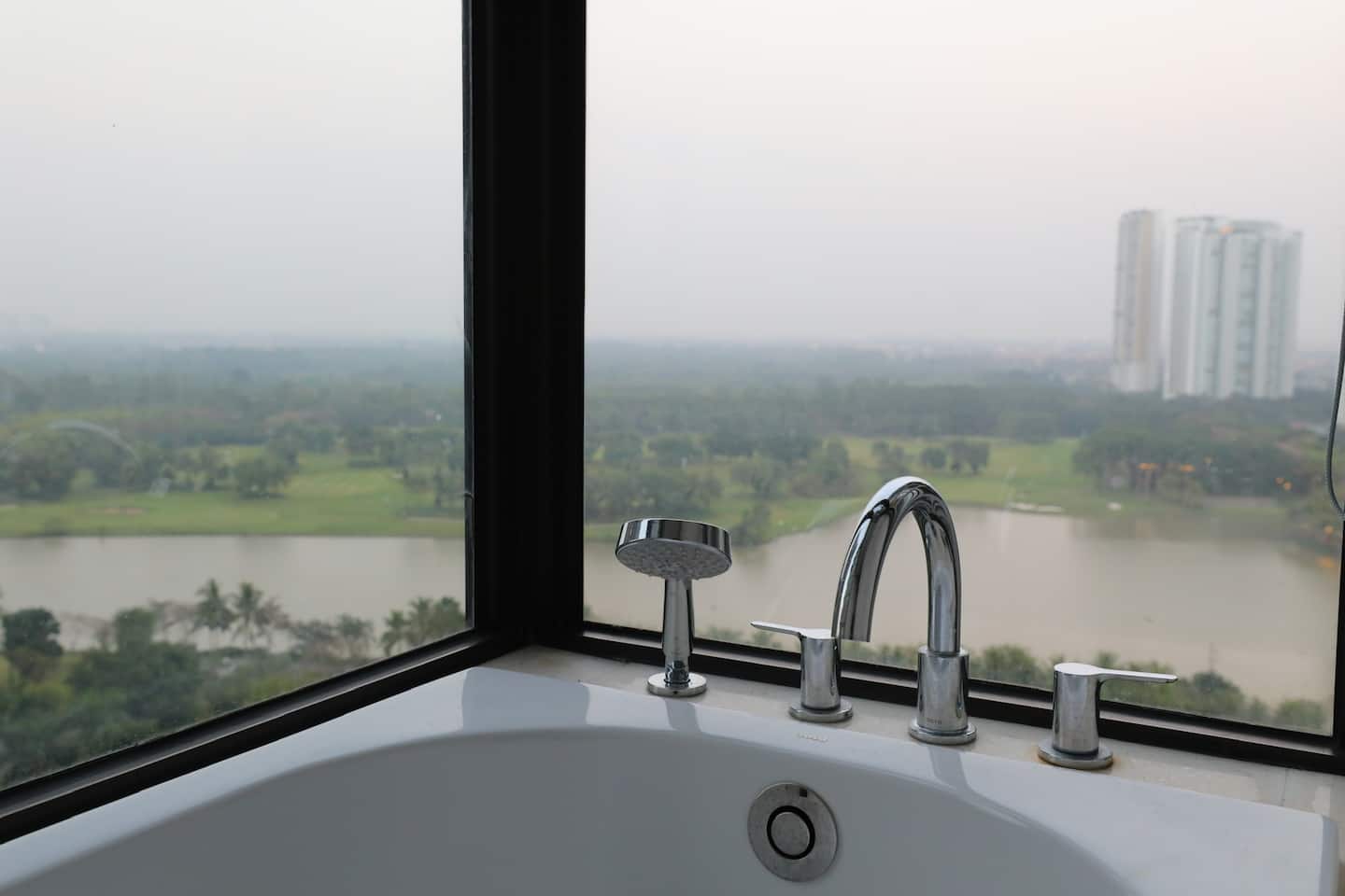 Atutu Home Swanlake 2PN + bồn tắm — ảnh 48